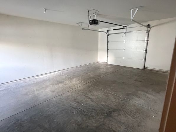 779 SW Hodia Loop