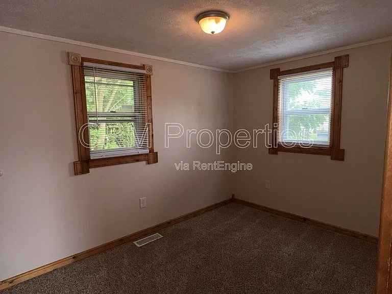 2324 N Buckeye St — Photo 8