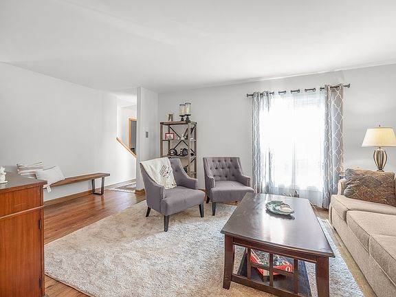 3rd image of 1024 Charlene Ln