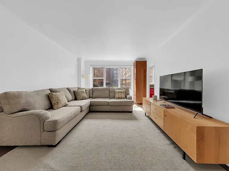 69 5th Ave #3-B — Photo 1