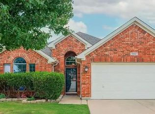 10821 Middleglen Rd, Haslet, TX 76052