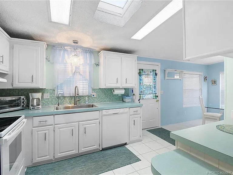 7073 SE Birchwood Ln — Photo 11