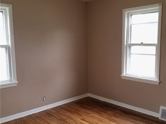 4th image of 469 Terrace Dr