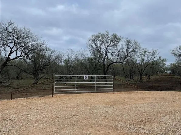 309 Western Lane Rd, Leesville, TX 78122