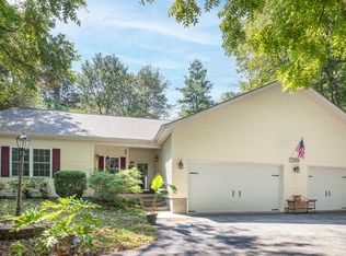 299 River Point Rd, Hollister, MO 65672