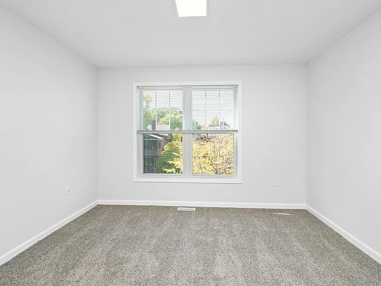 2109 Aldrich — Photo 14