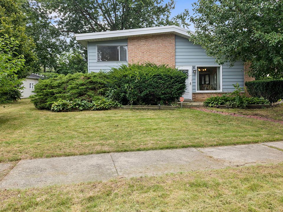 1st image of 105 Willow St