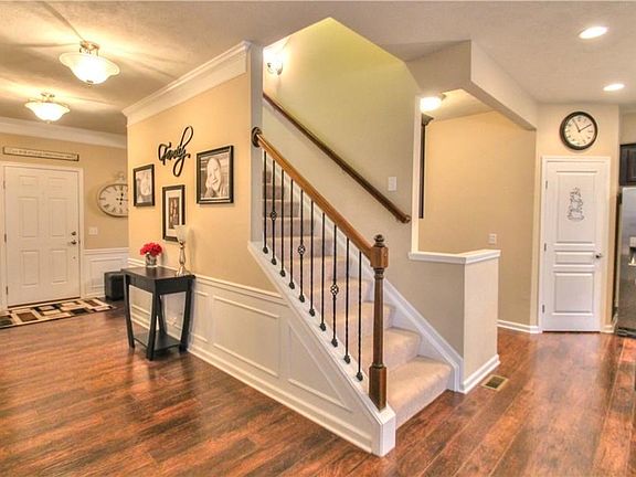 4th image of 7923 Walcott Way