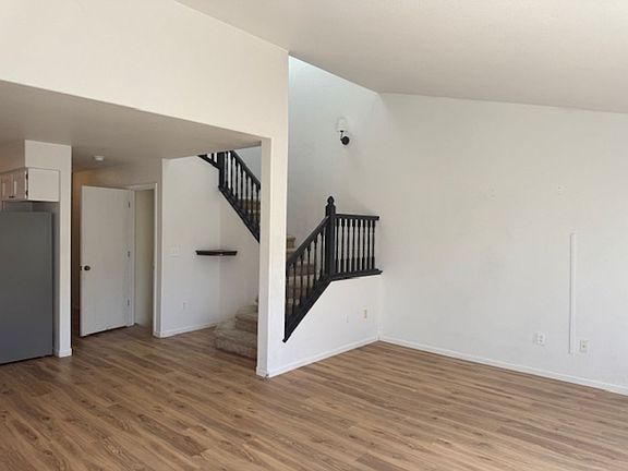 4th image of 2525 49th Ave Unit 2