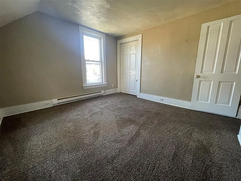 2672 Myrtle St — Photo 4