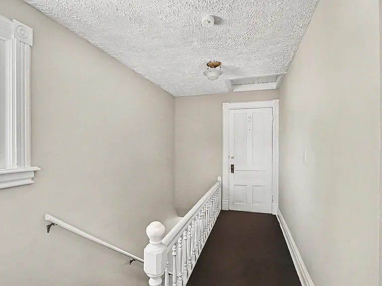 Apt 3 Entry