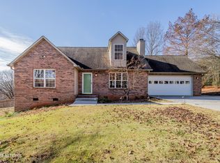260 Oakwood Estates Dr, Lenoir City, TN 37772