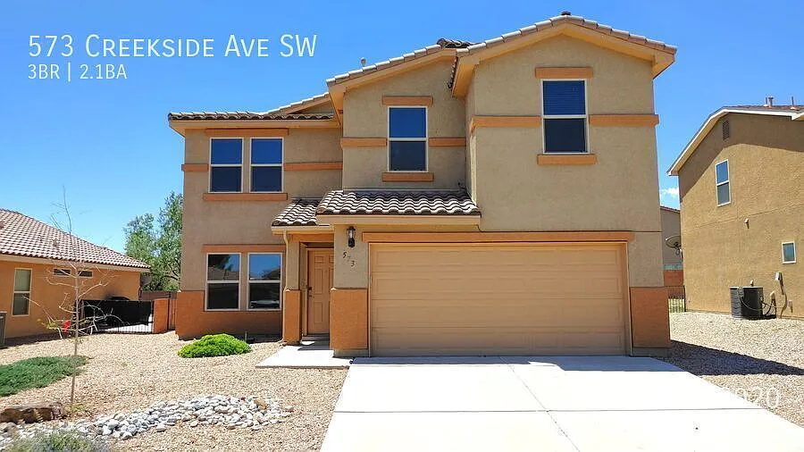 573 Creekside Ave SW