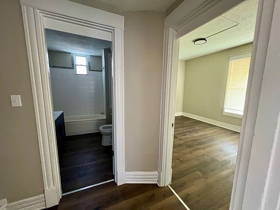 5th image of 321 N 32nd St