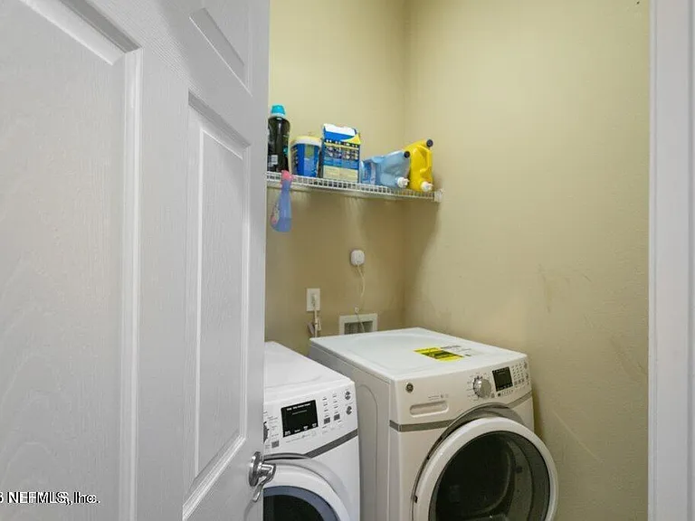 6217 Eclipse Cir — Photo 17