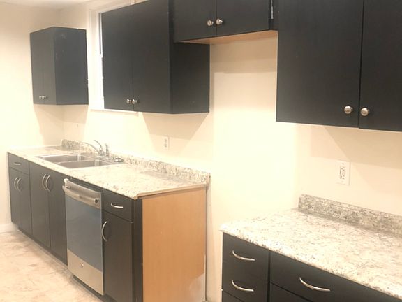 2nd image of 203 N 39th St