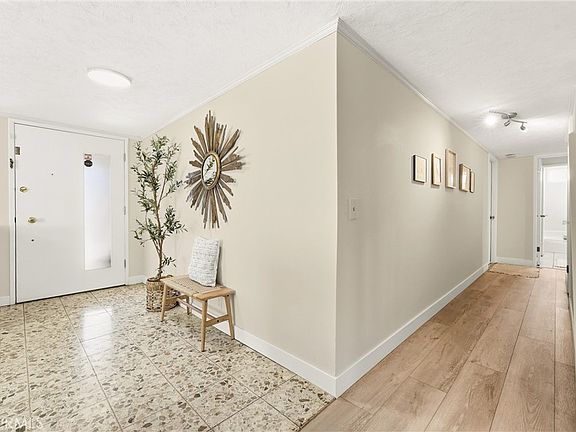 5th image of 8821 Tamarisk Cir
