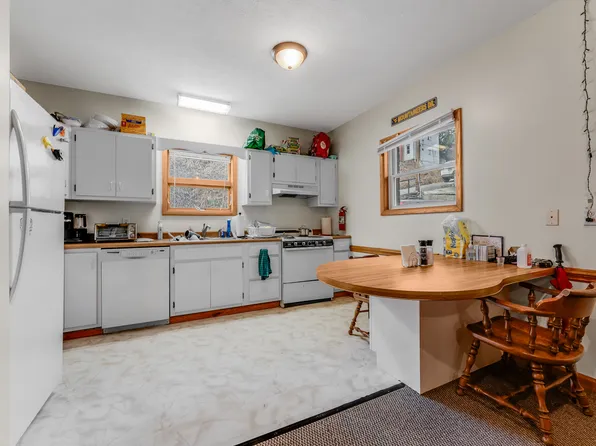 728 Weaver St #B, Morgantown, WV 26505