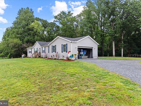 2nd image of 21933 Conrail Rd