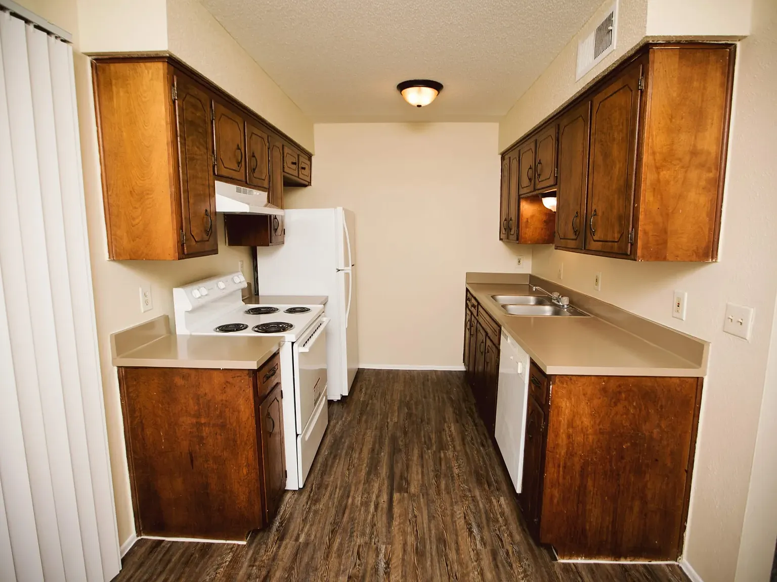 Ridgecrest Apartments — Photo 4