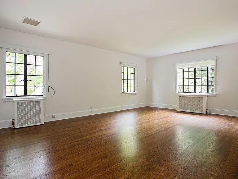 11 Eton Rd — Photo 9