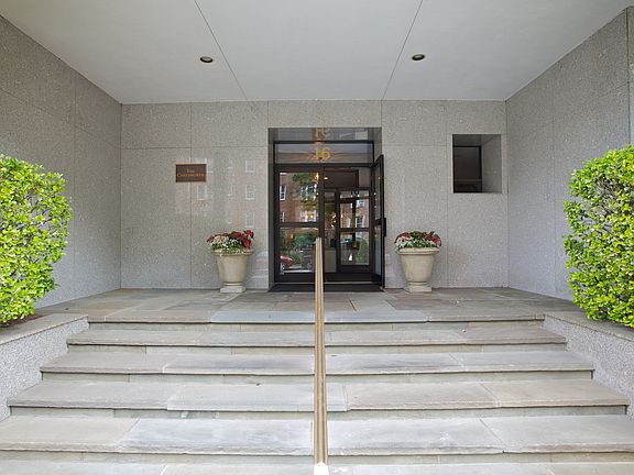 2nd image of 16 N Chatsworth Ave APT 404
