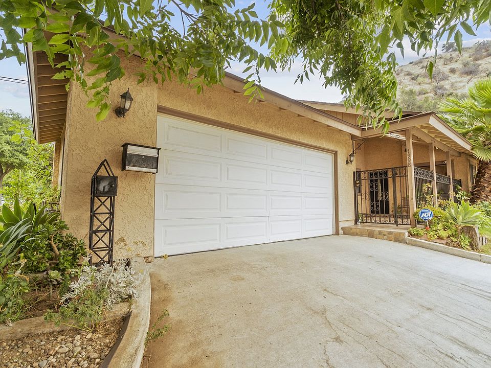 1st image of 1998 E Glenoaks Blvd