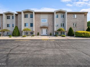 6640 Salisbury Rd #C110, Maumee, OH 43537