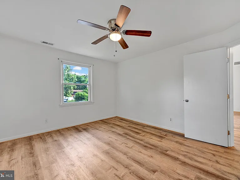 811 Seagrove Rd E #811 — Photo 13