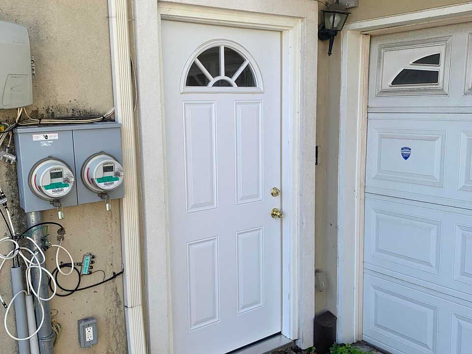 1st image of 115 Dartmouth Loop