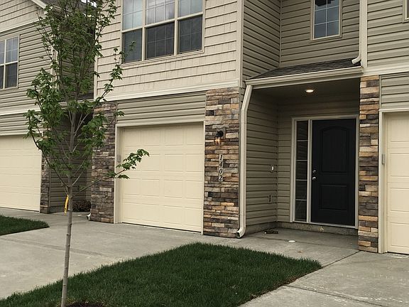 2nd image of 1402 NE Mary Ct