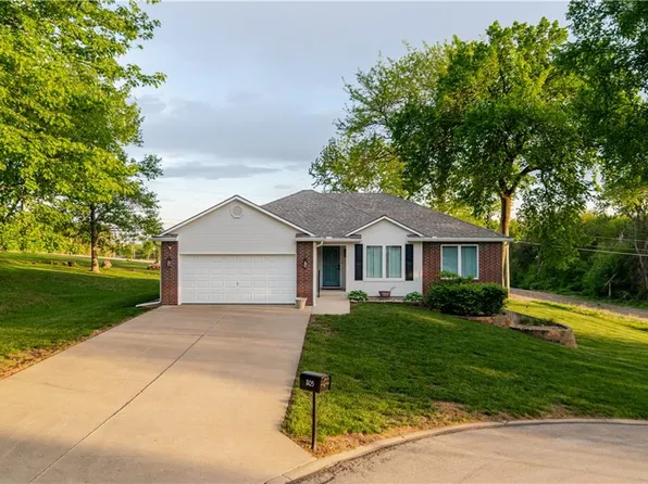 1105 Summerfield Ct, Atchison, KS 66002