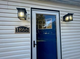 1866 Myrtle St, Saint Paul, MN 55109