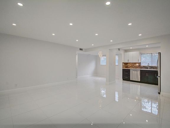 5th image of 15072 Ashland Pl APT D141
