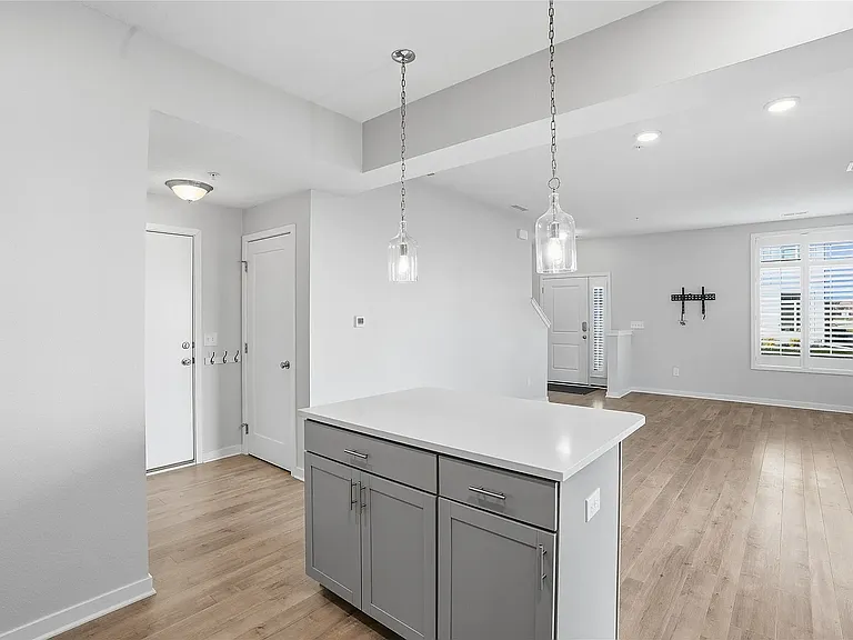 329 NE Otter Dr — Photo 6