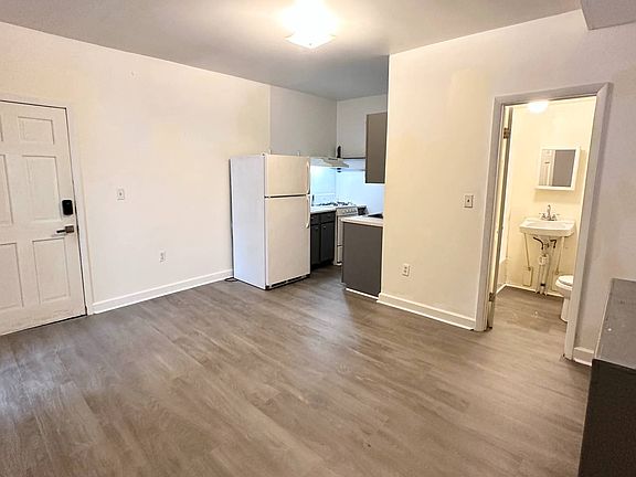 2nd image of 34 Washington St APT 2