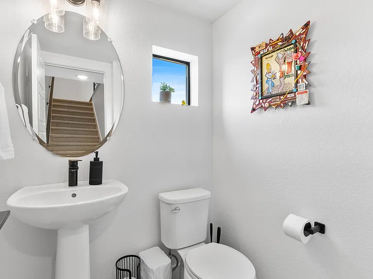 2064 S Holly St — Photo 11