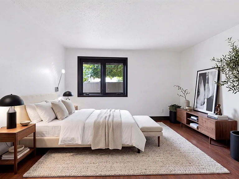 1670 Bellevue St SE — Photo 32