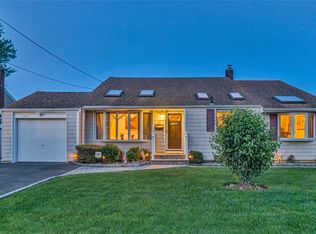 367 Pacific St, Massapequa Park, NY 11762