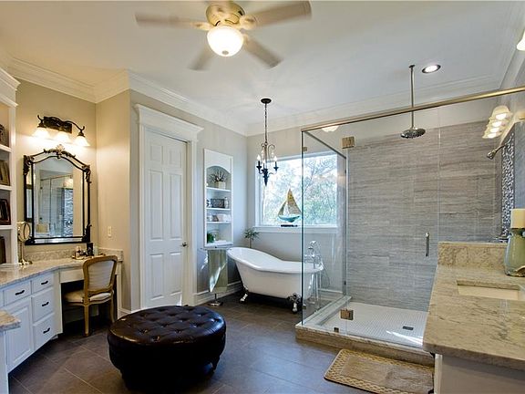 4th image of 405 Las Lomas Dr