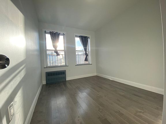 4th image of 1014 70th St #2
