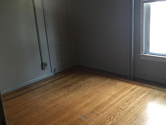 3rd image of 515 15th Ave SE