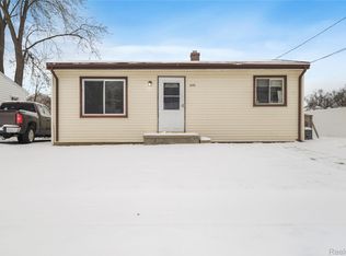 1335 Connell St, Burton, MI 48529