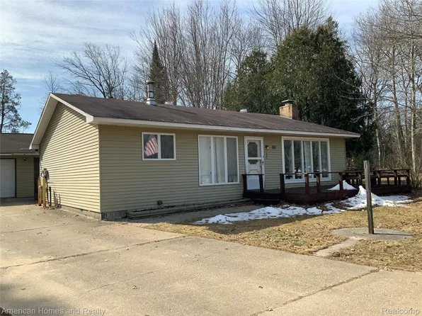 1088 Bluetick Ln, Saint Helen, MI 48656