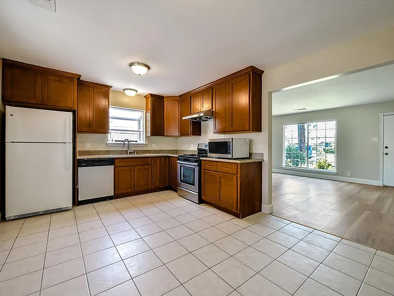 1411 Santa Fe Dr — Photo 16