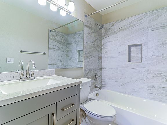 4th image of 921 W University Dr Unit 1242