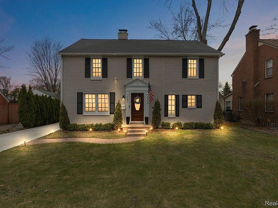 1st image of 32261 Auburn Dr