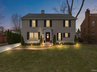 32261 Auburn Dr, Beverly Hills, MI 48025