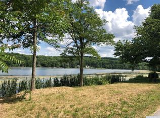 115 W Hunns Lake Rd, Stanfordville, NY 12581