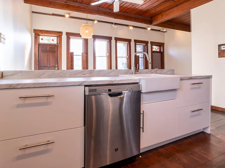 919 Franklin St — Photo 10